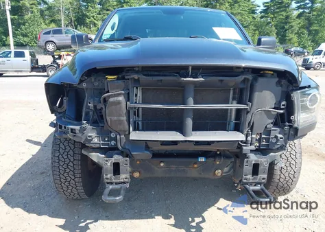 2019 Ram 1500 Classic Warlock 4X4 6'4 Box из США, поврежденный, VIN 1C6RR7GG4KS700126